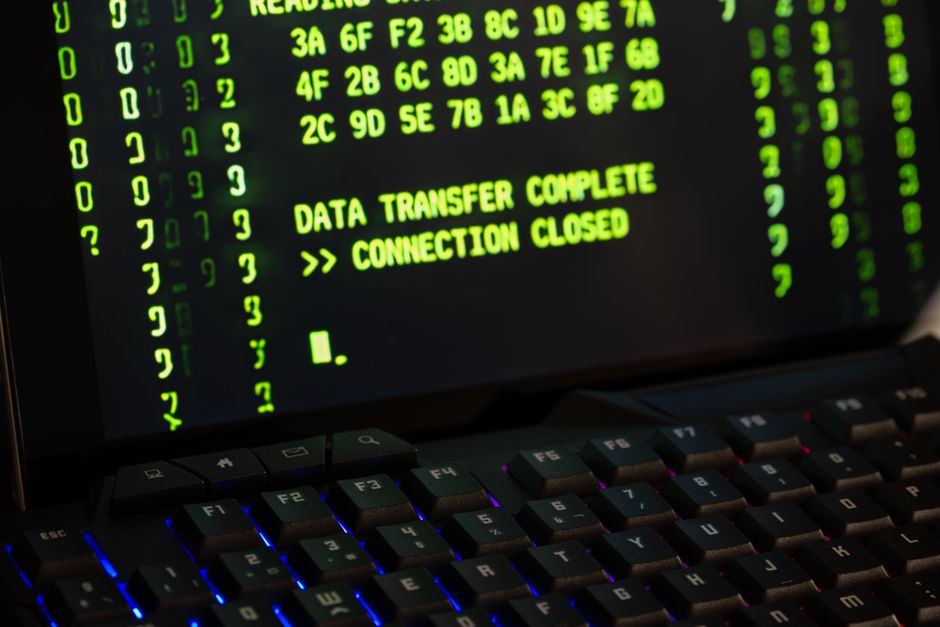 Screen with message about data transfer Screen with message about data transfer