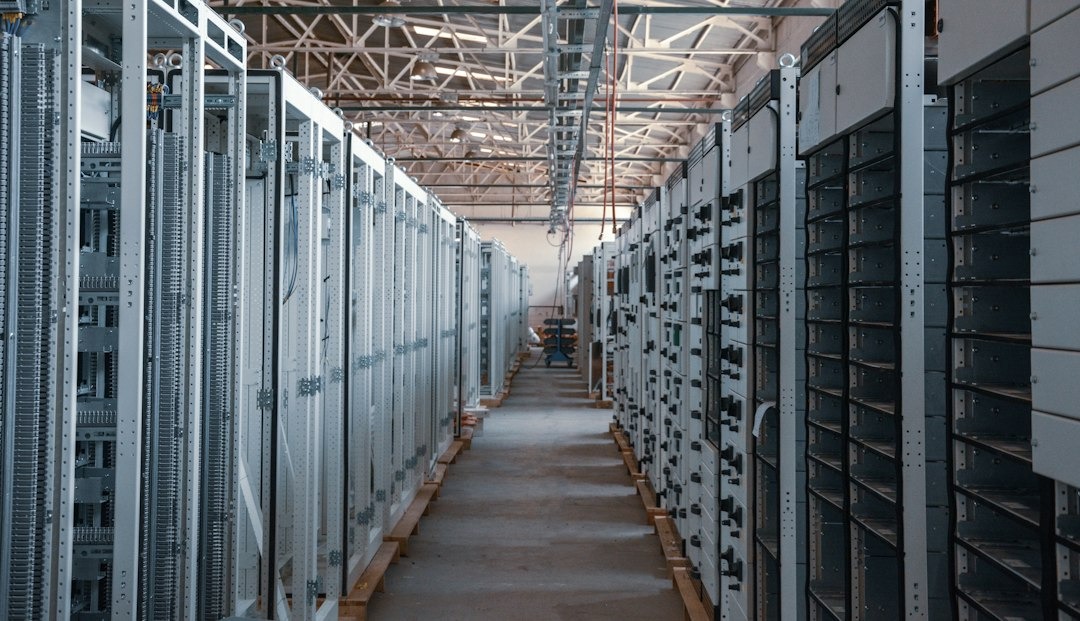photo-1584169417032-d34e8d805e8b power infrastructure in data center